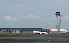 Neighbor Airport Apartment